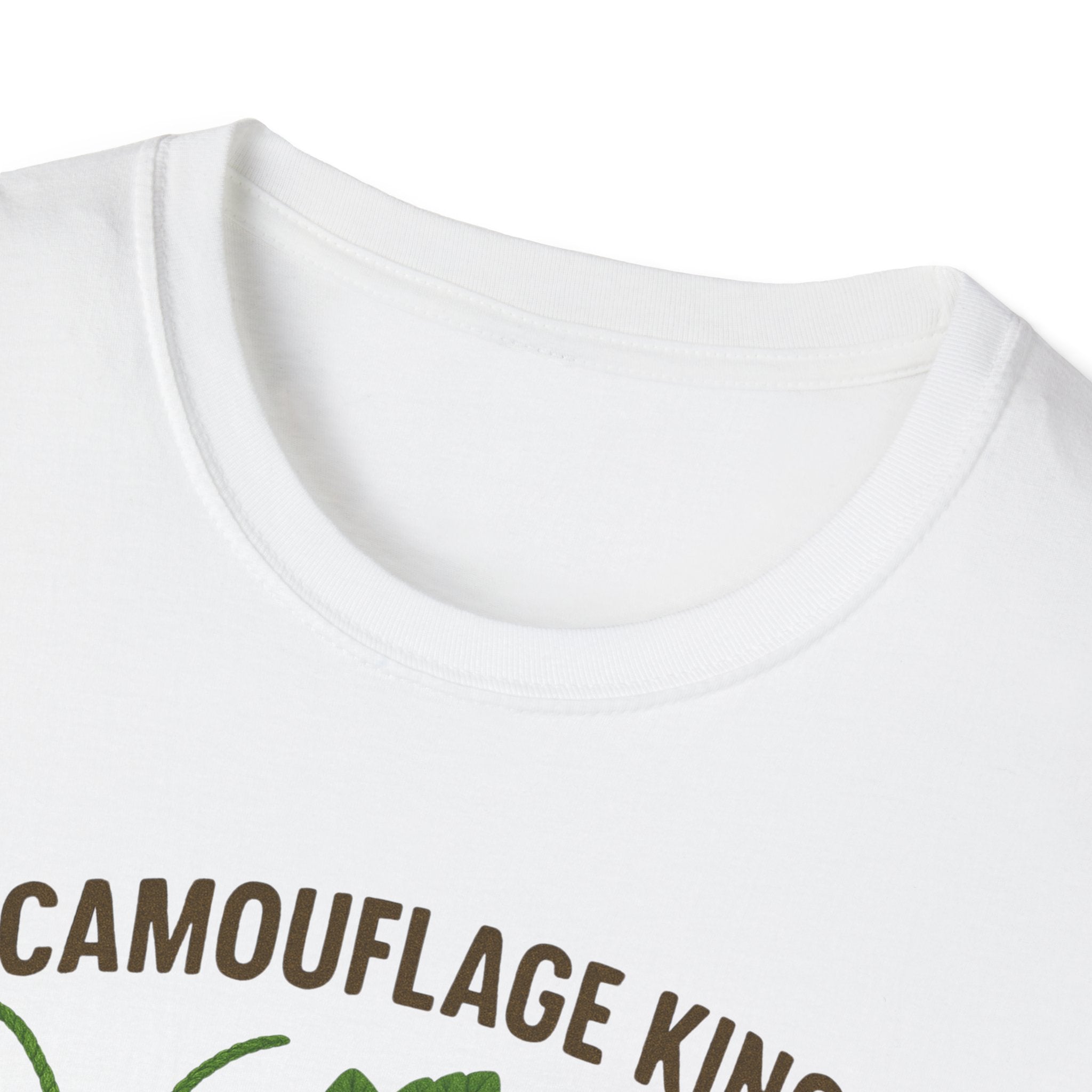 Siliquofera Grandis Giant Hooded Katydid - Camouflage King T-Shirt